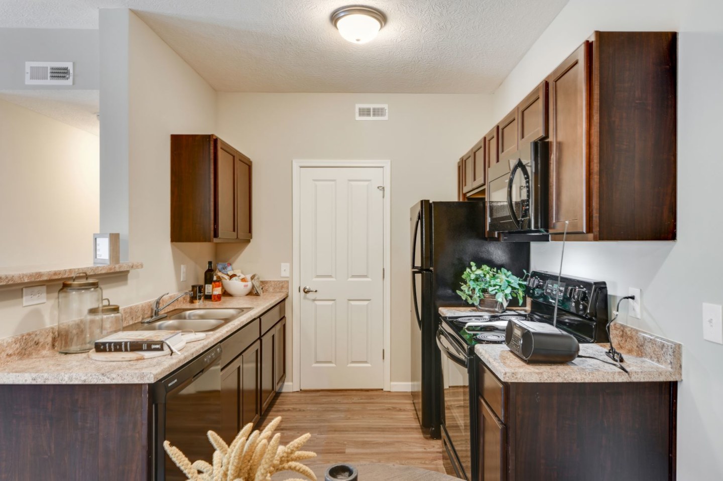 Austin Place Apartments Image 6