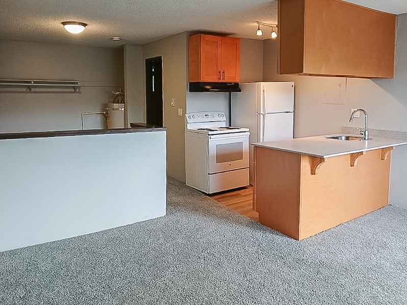Phoenix Court Apartments Image 4