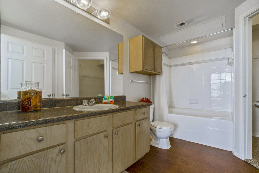 Blue Lake Villas II Image 10