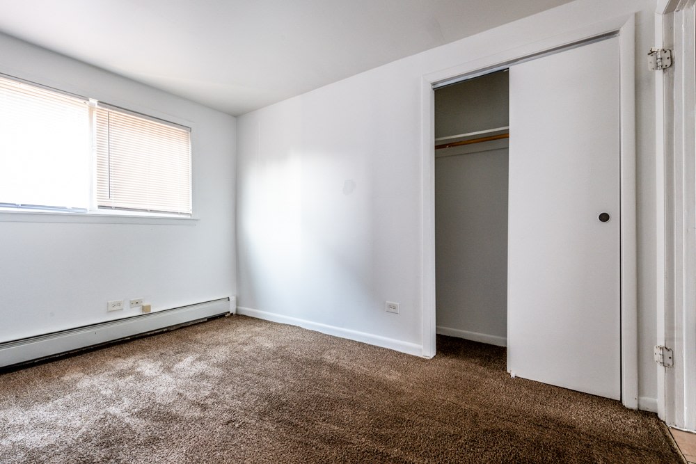 14031 S School Apartments Image 6