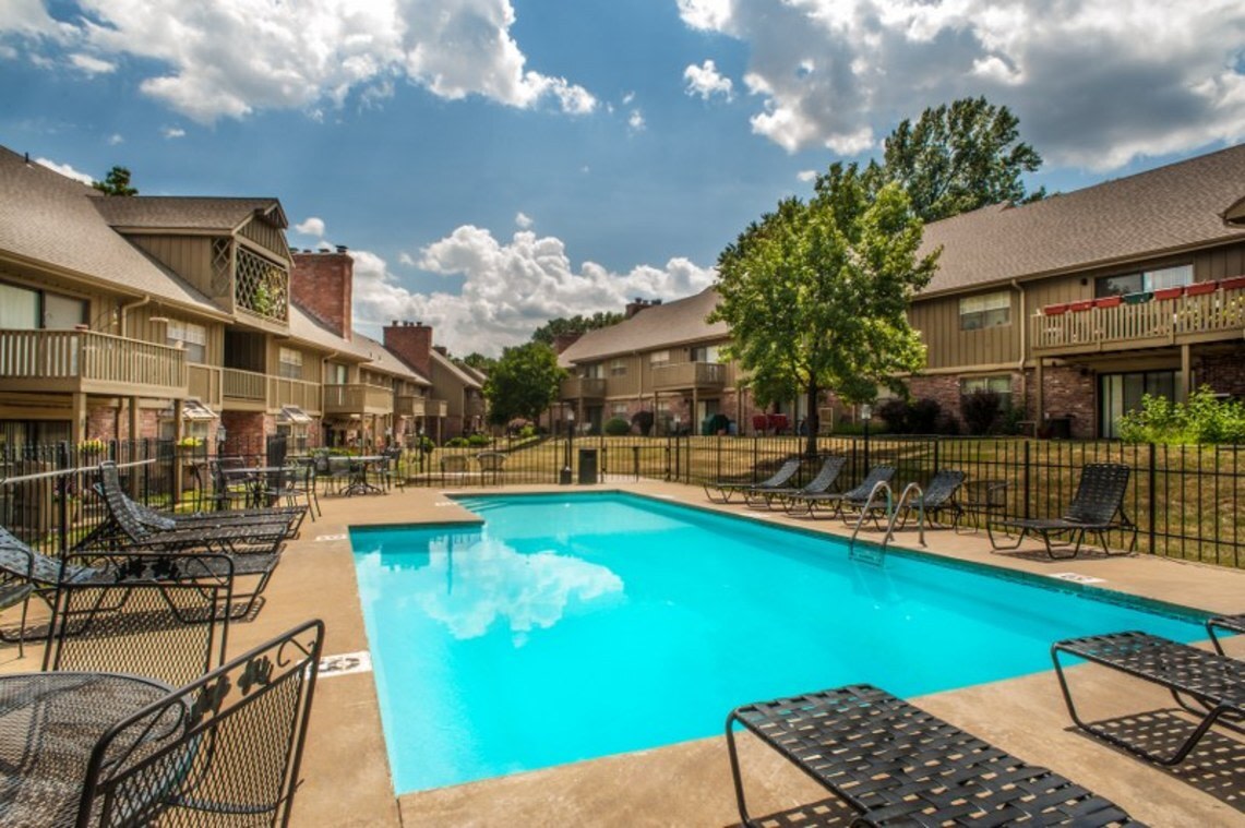 Chalet Apartments Image 13