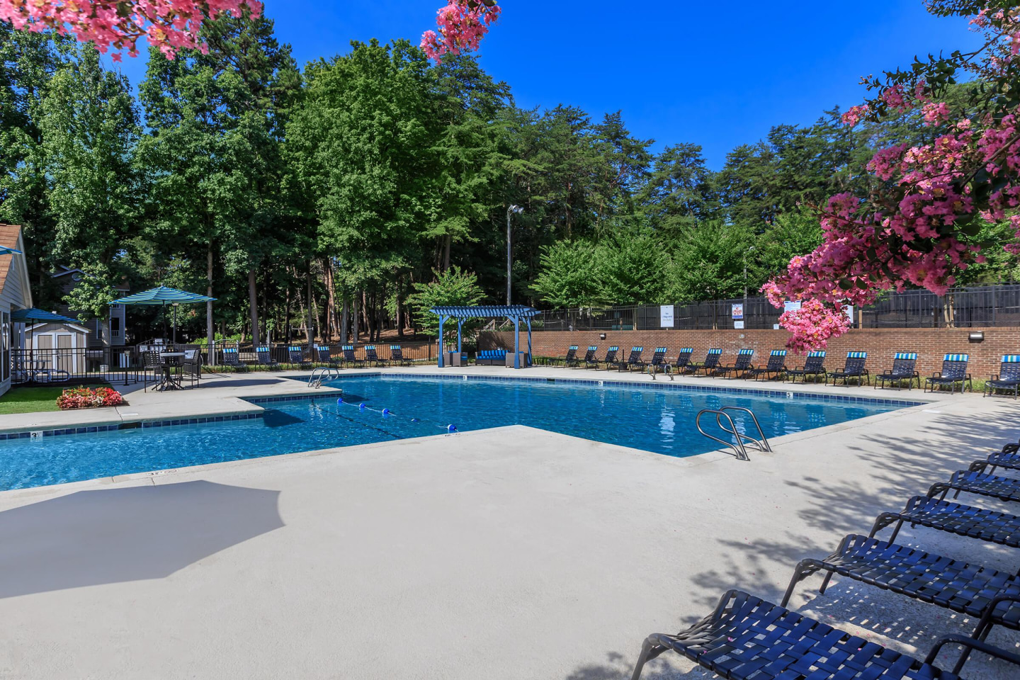 Huntsview Apartments Image 23
