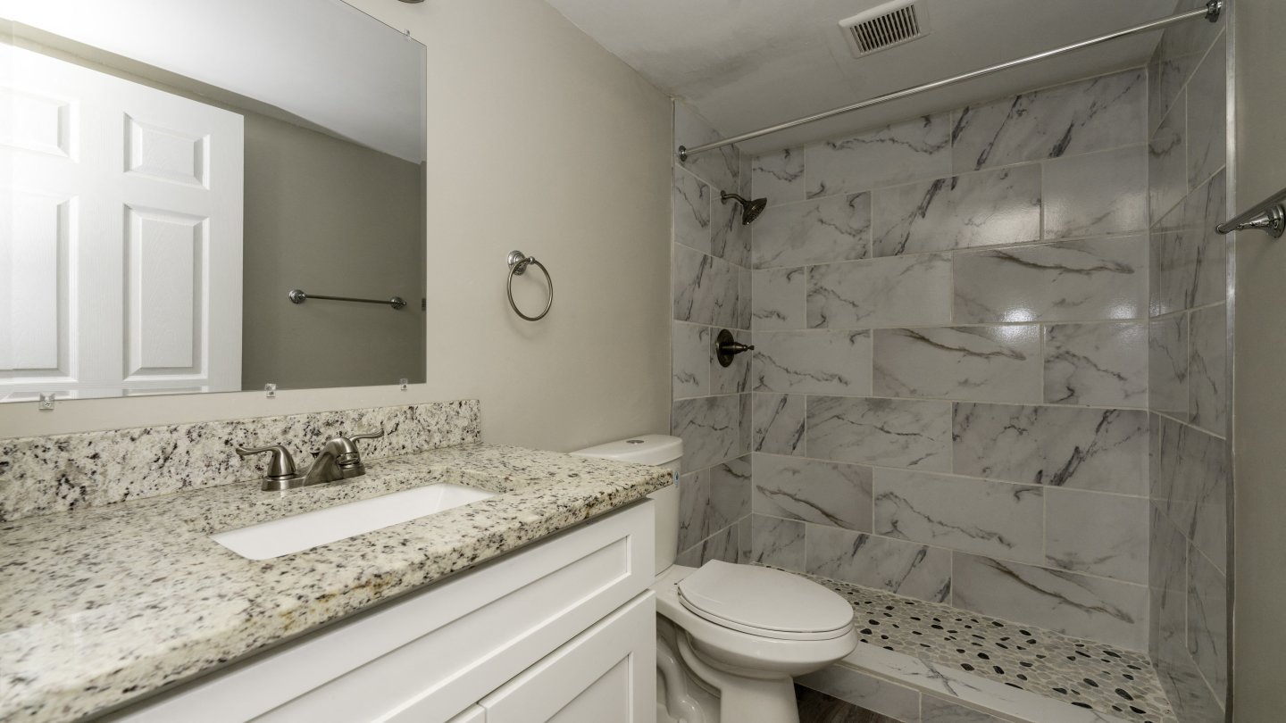 Palm Cove Apartments Image 11
