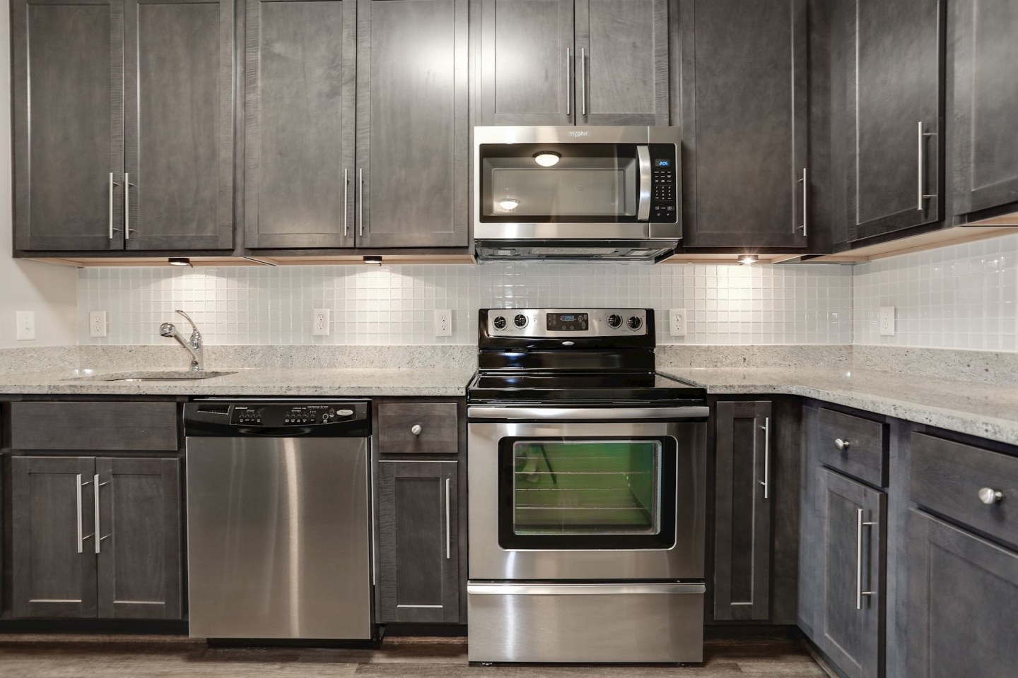 800 Carlyle Image 47