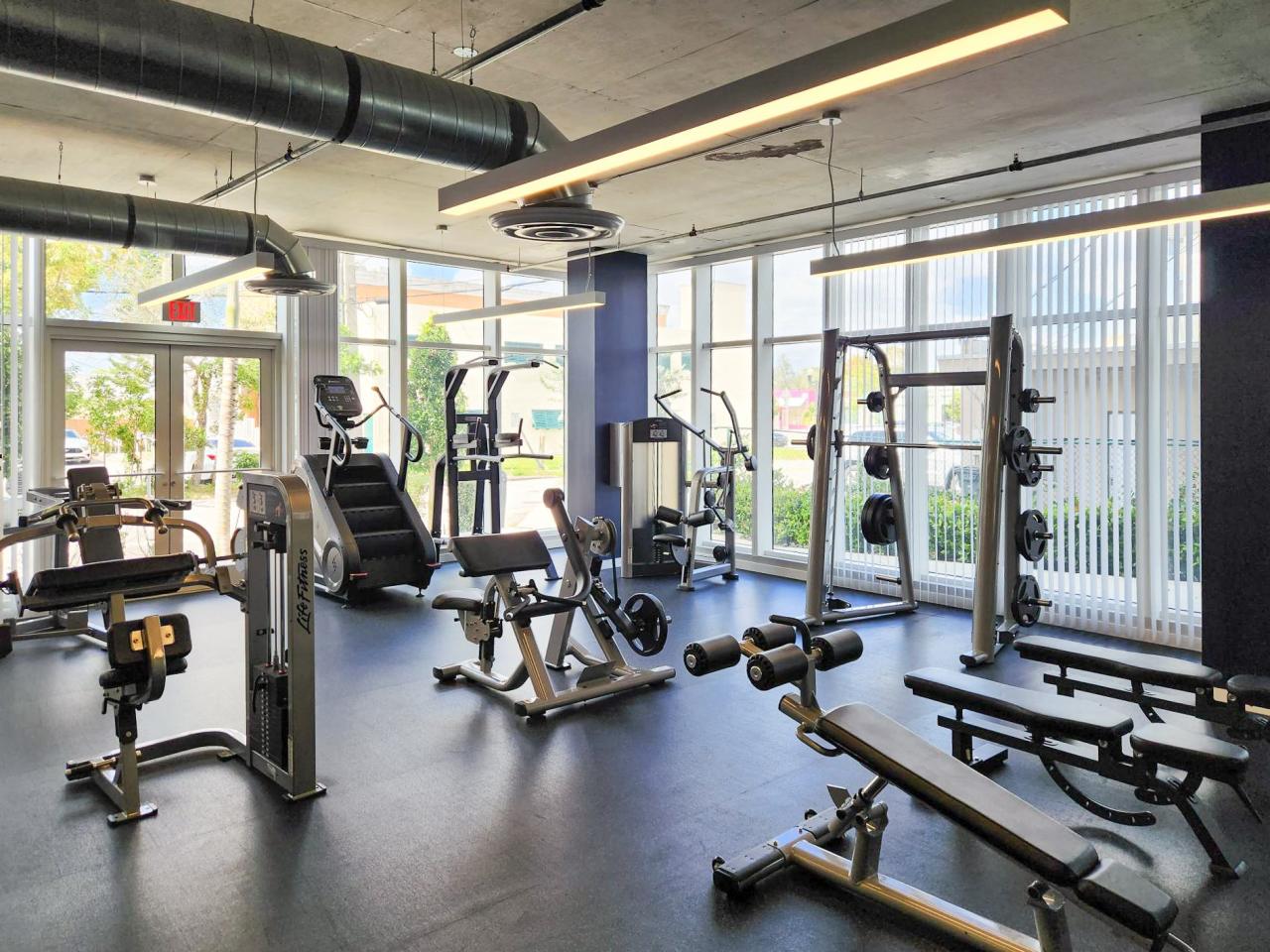 Hollywood East Luxury Apartments Image 8