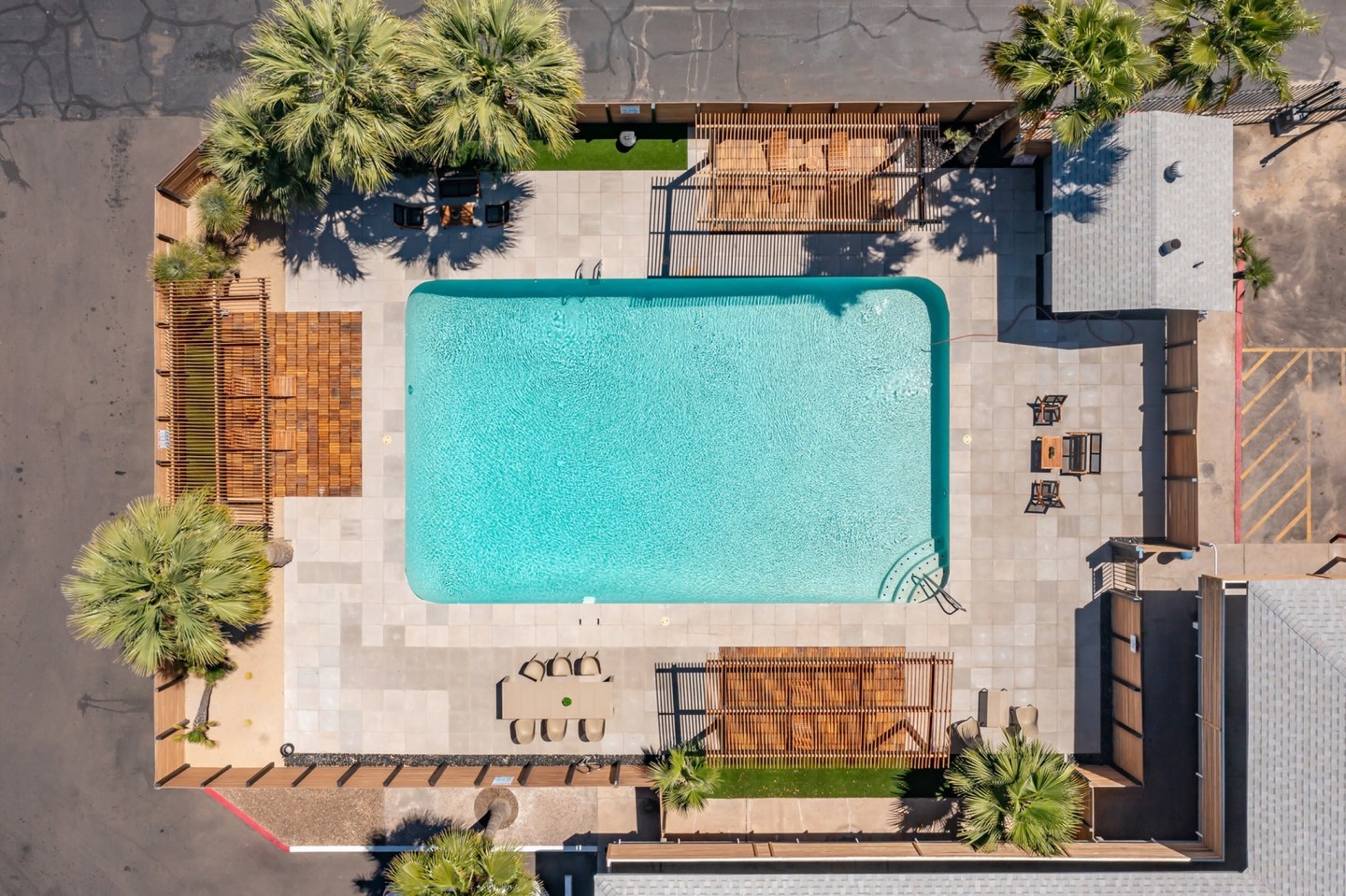 Sunset Sound Studio Apartments Image 14