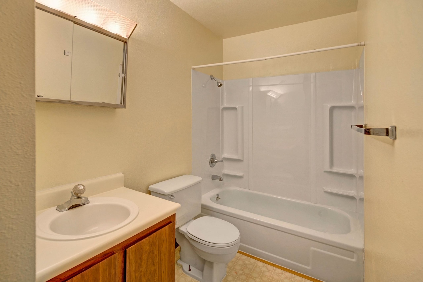 Brighton Woods Apartment Homes Image 3