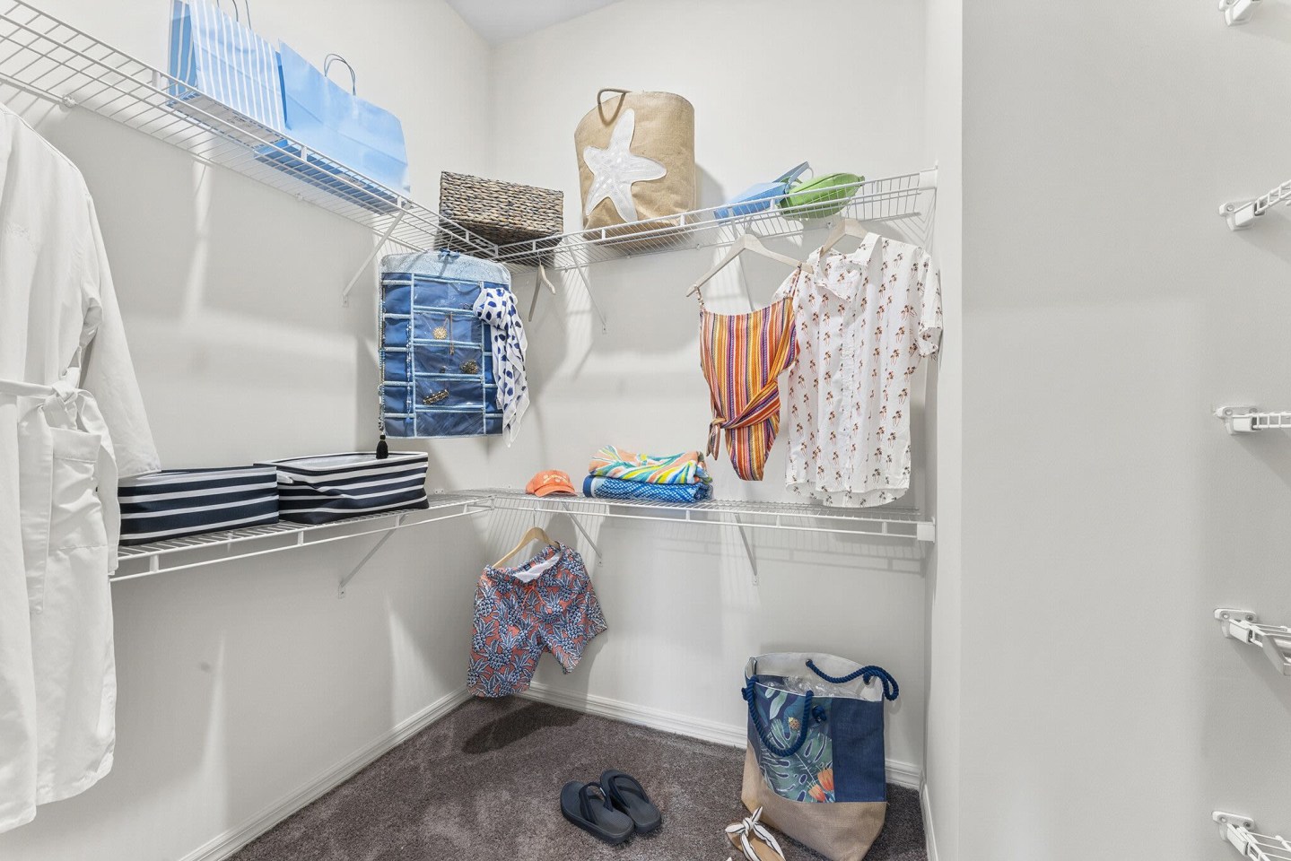 The Reef Oceanside Apartments Image 6