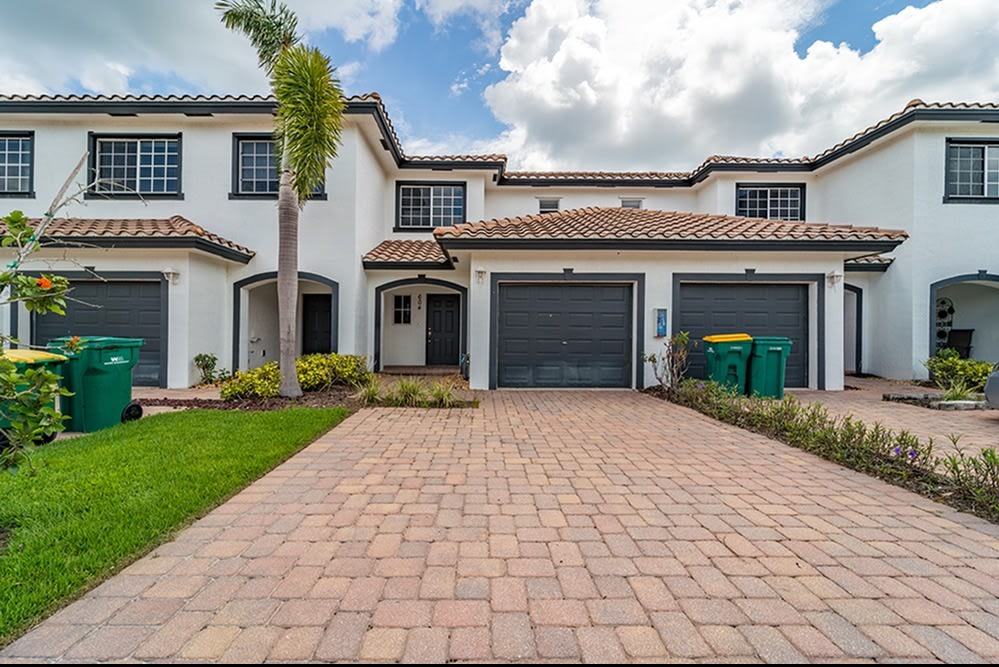 Amberton Luxury Townhomes Image 36