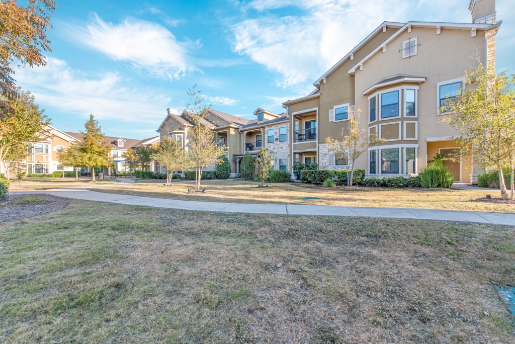Avenues at Tuscan Lakes Image 26