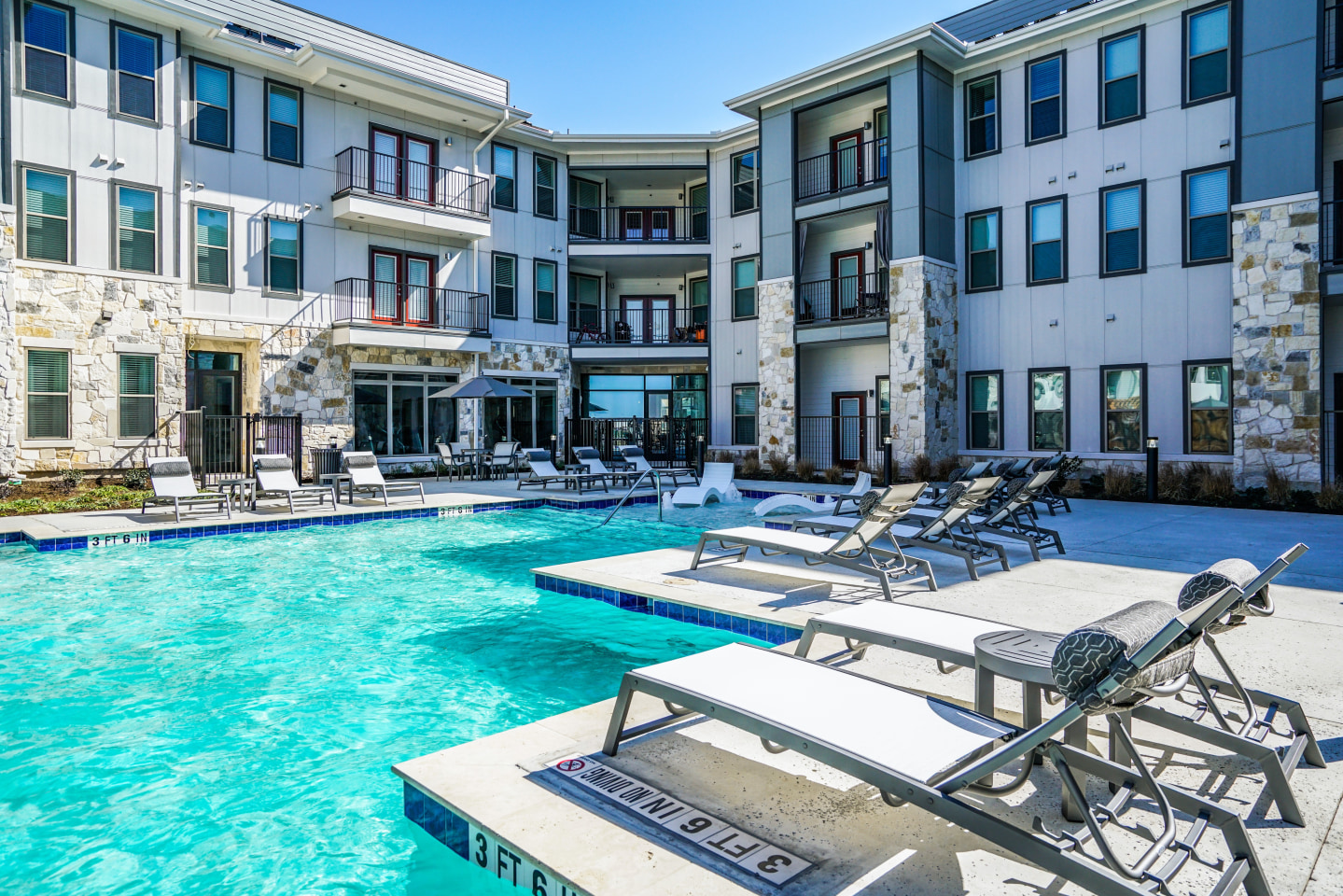 Grand at Manor Image 24