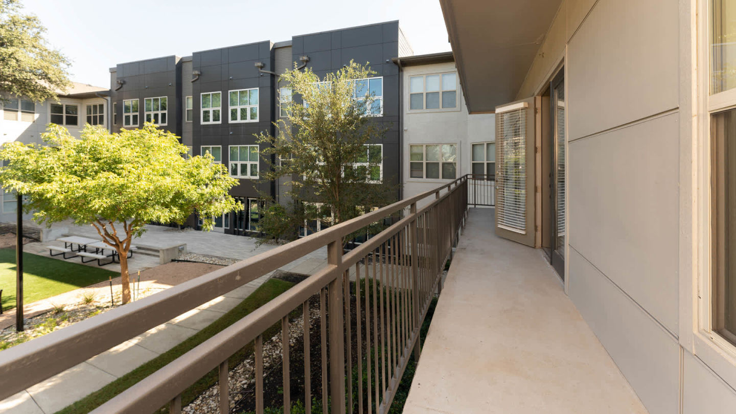 Crest at Park Central Apartments Image 25