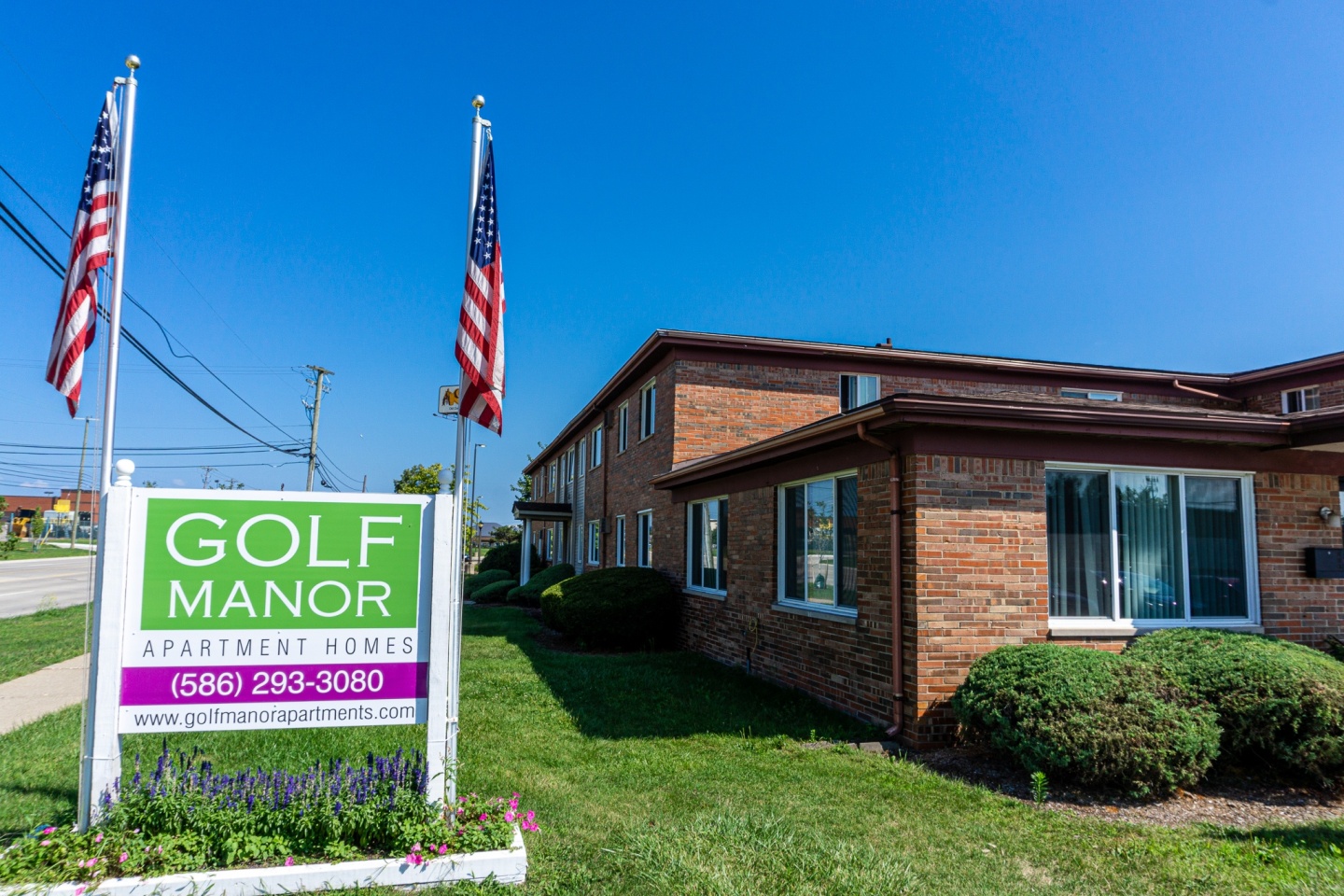 Golf Manor Apartments Image 1