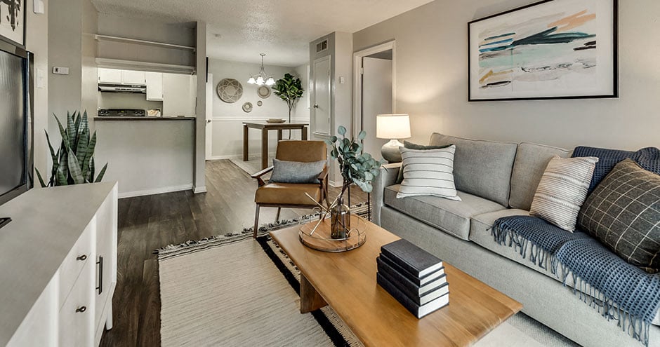 River Oaks Apartments Image 6
