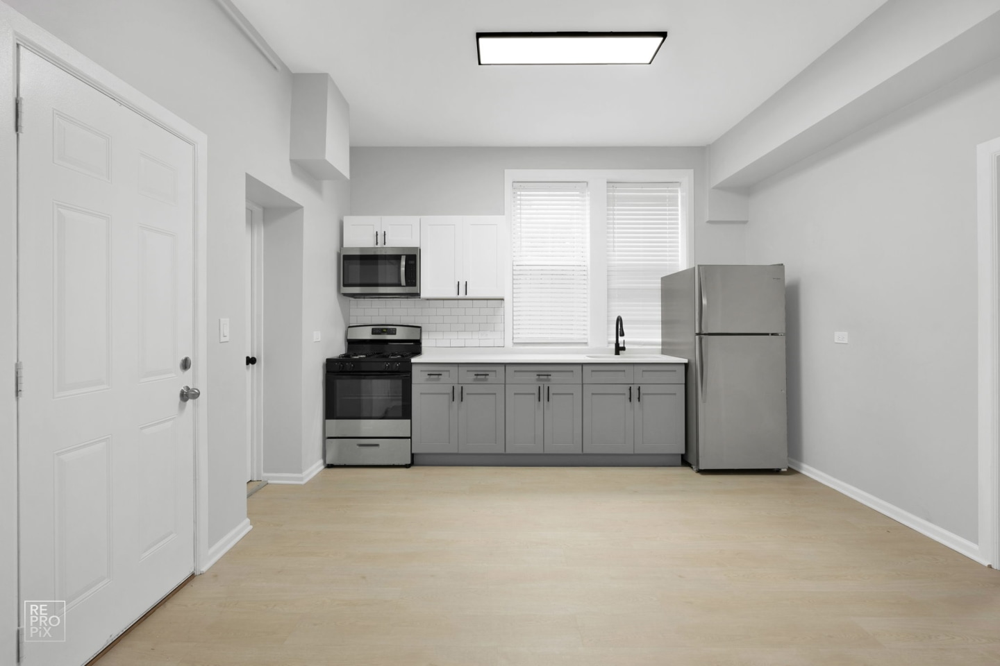 2542 S Trumbull Image 1