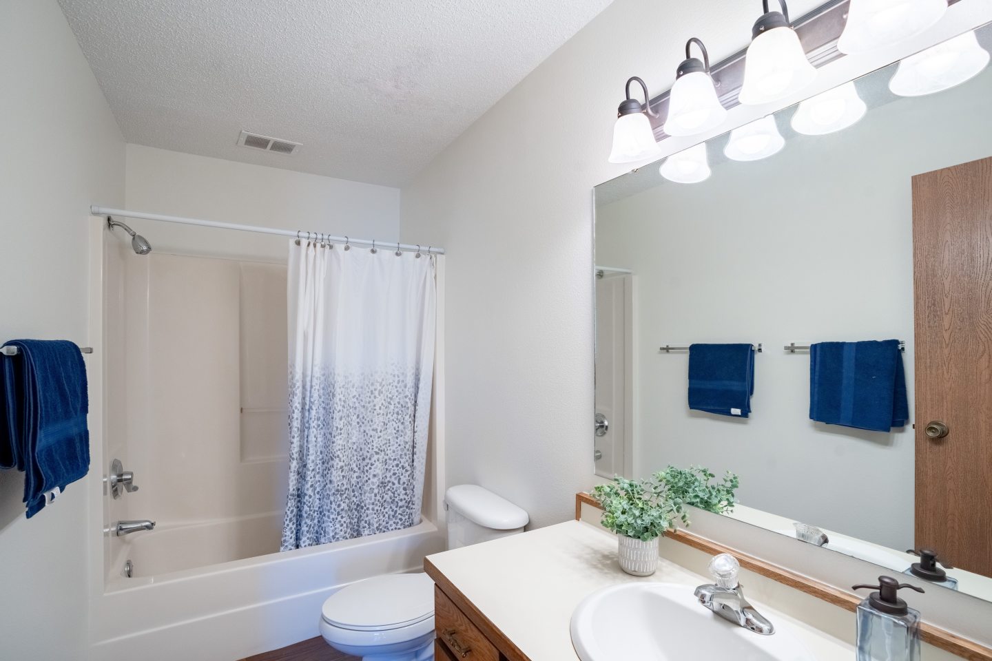 Kentwood Manor Image 13