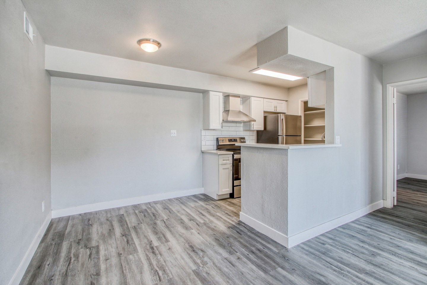 Broadway Vista Apartments Image 4