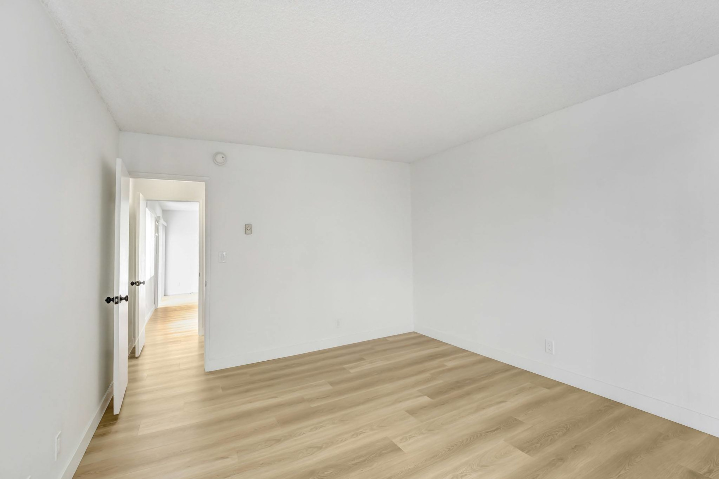 5403 West 8th Street Apartments Image 14