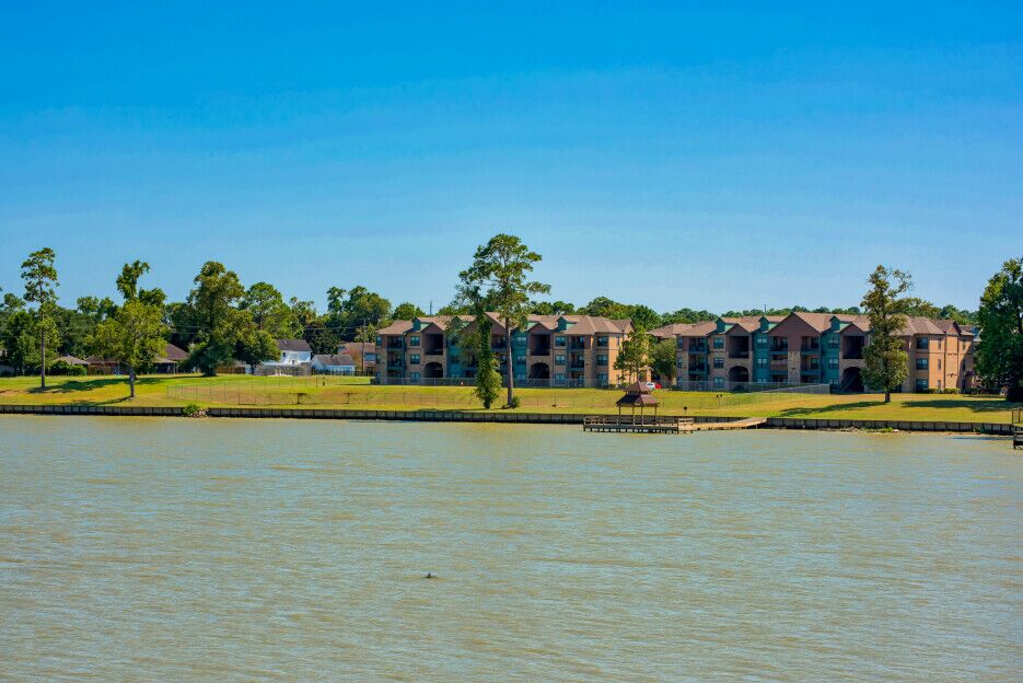 Lake Forest Image 16