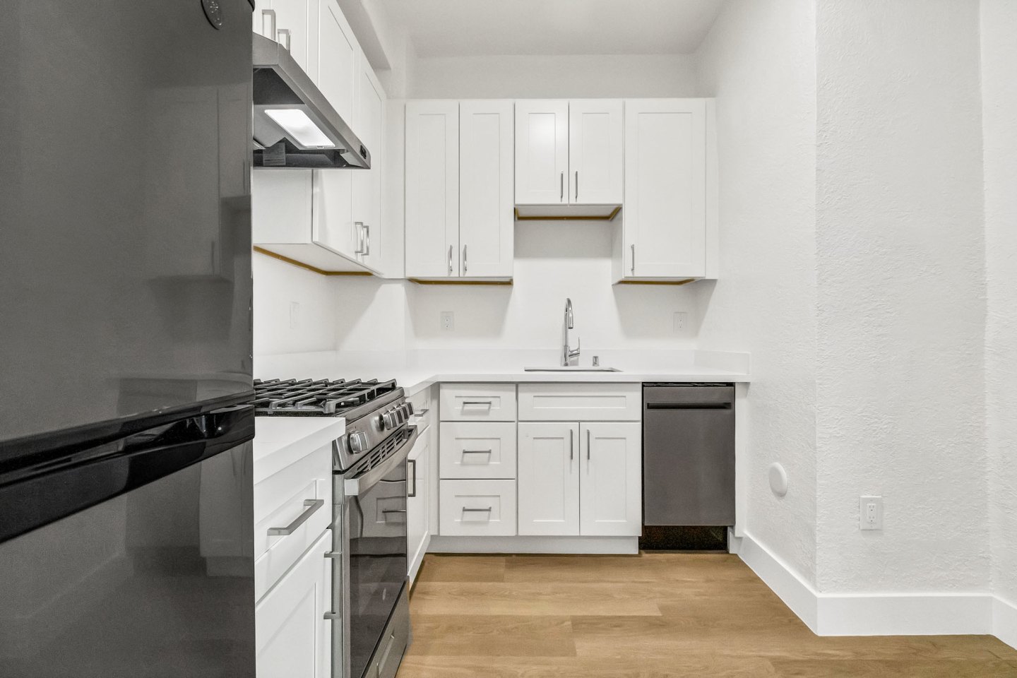 605 Jones Image 24