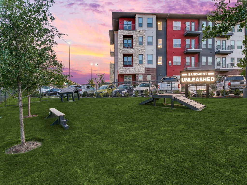Sagemont Luxury Living Image 96
