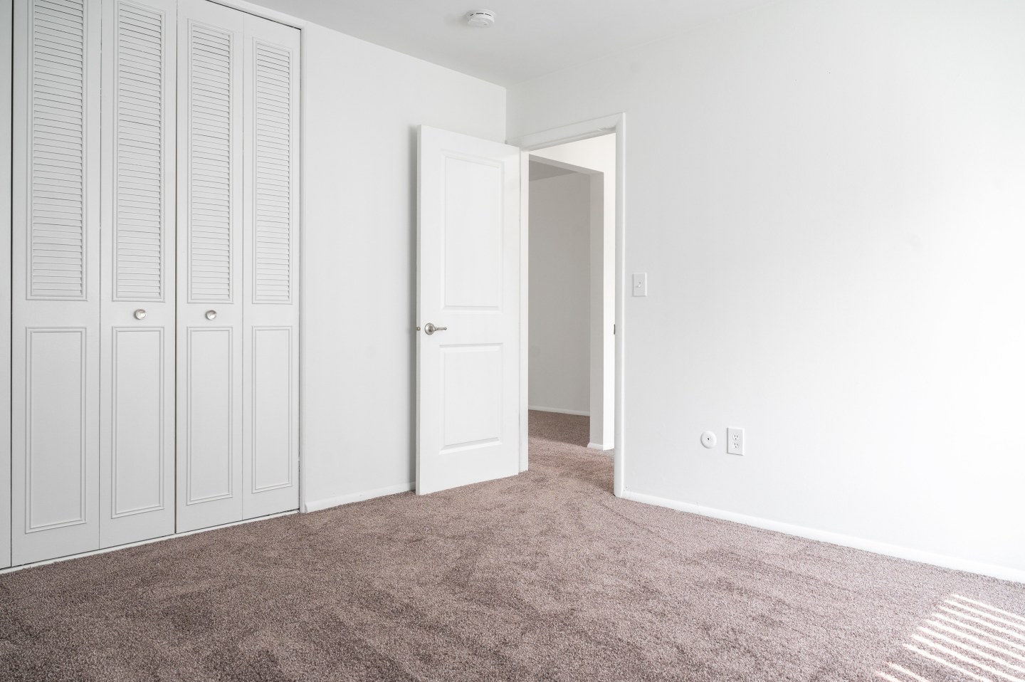 Huntington Club Apartments Image 13