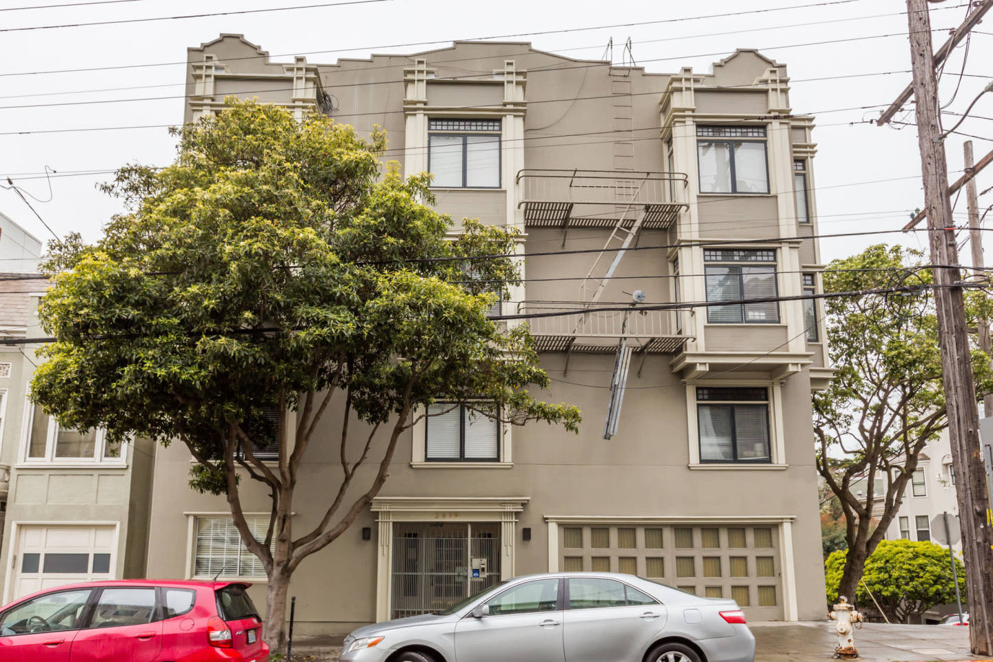 2459 Larkin Apartments Image 7