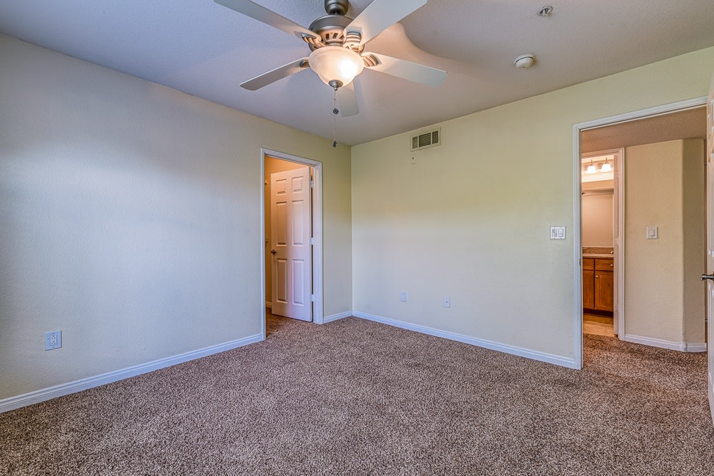 BORGATA CONDOMINIUMS Image 12