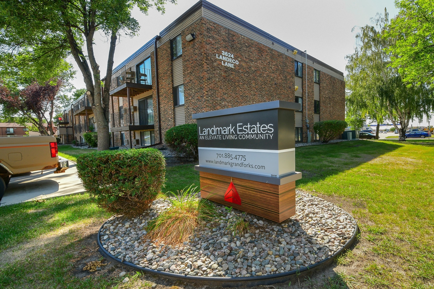 Landmark Estates Apartments Image 1