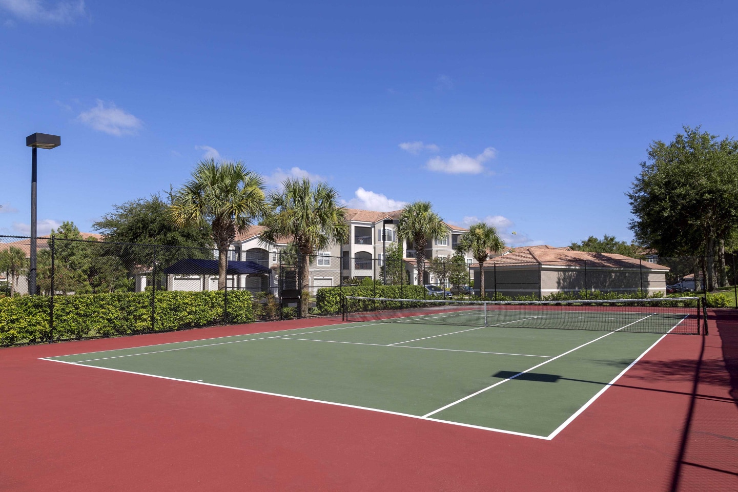 Lake's Edge Apartments Image 8