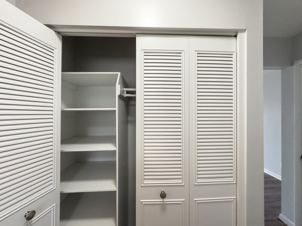 Somerset Villa Apartments Image 8