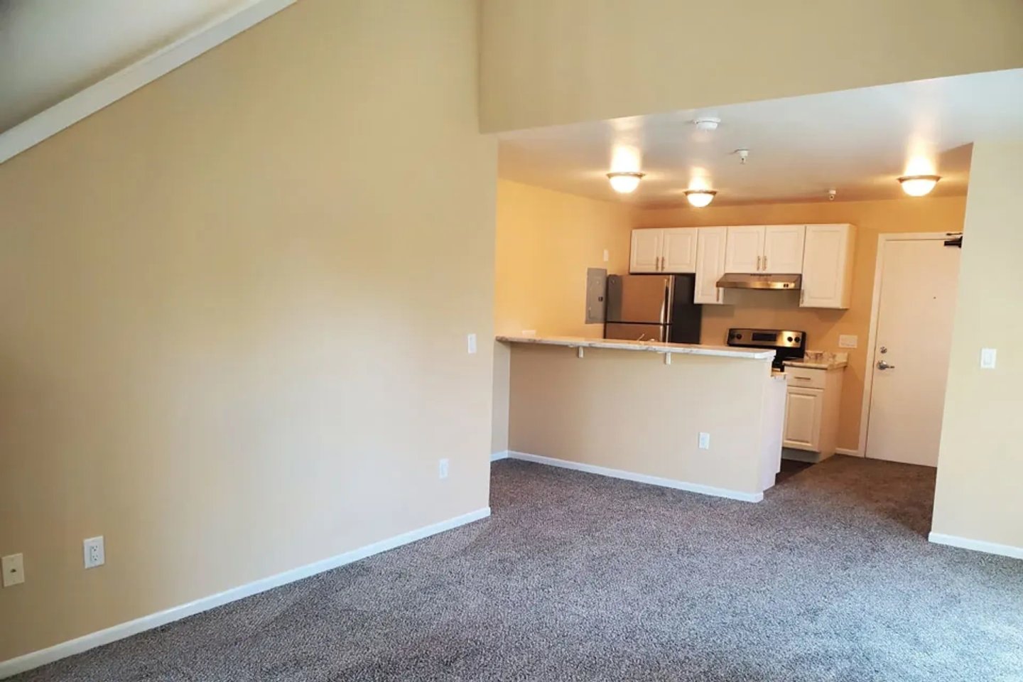 Summit Hill Apartments Image 3