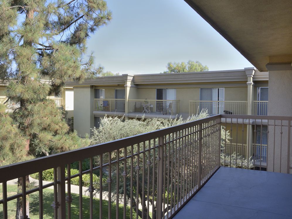 eaves Woodland Hills Image 16