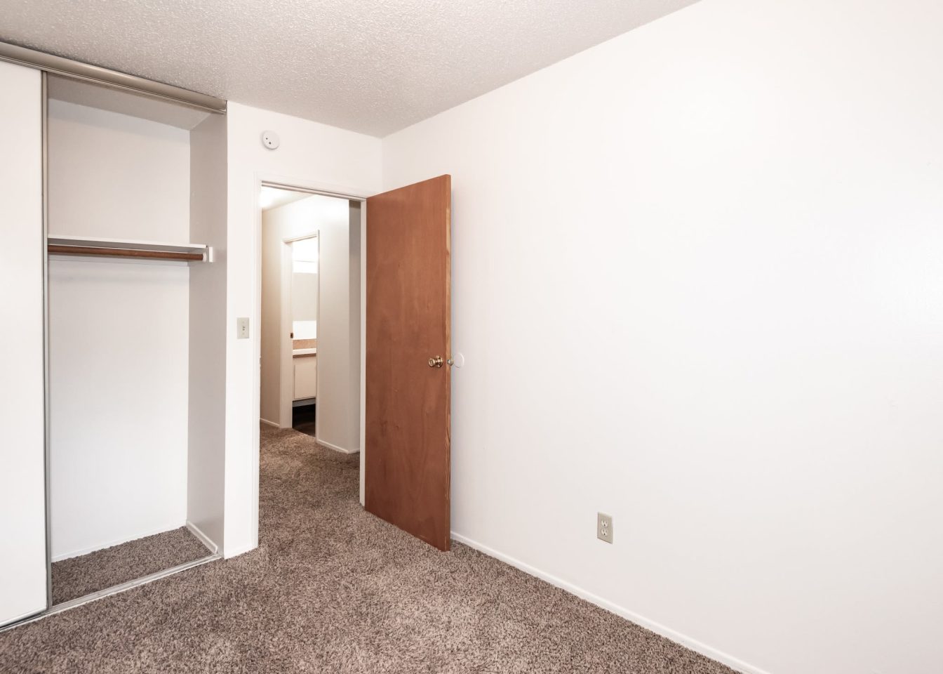 Churchill Gardens Apartments Image 22