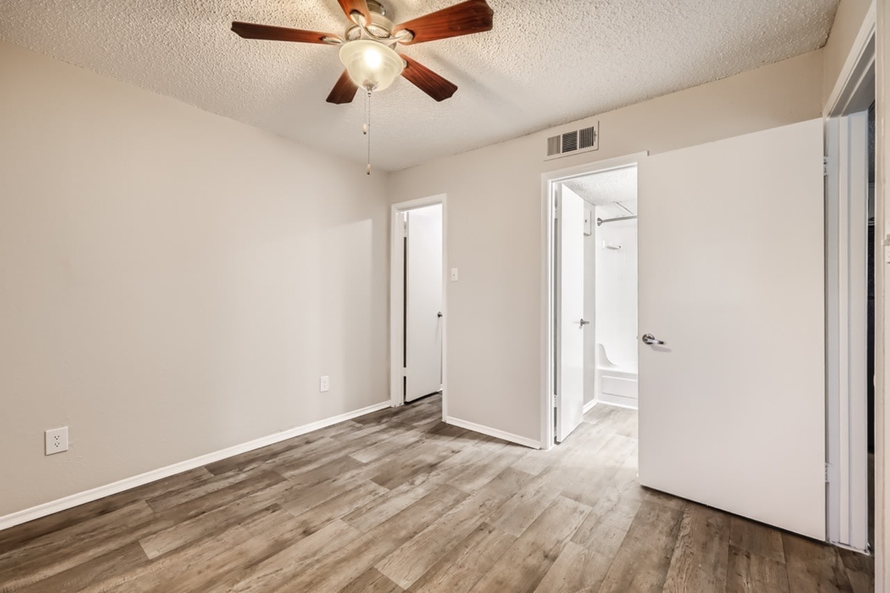 Cantebria Crossing Image 55