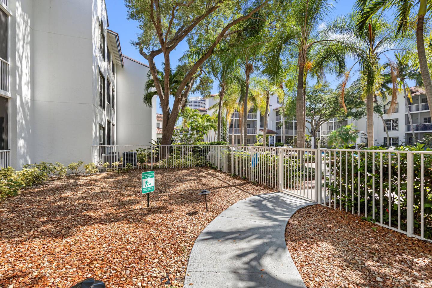 Town Aventura Image 6
