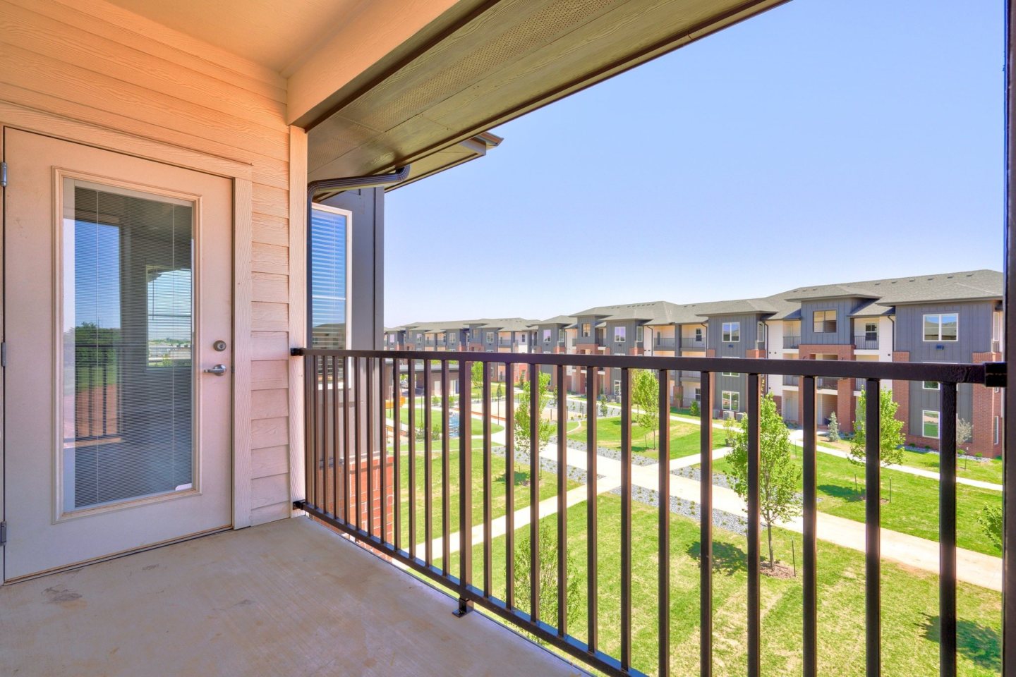 The Encore Apartments Image 11