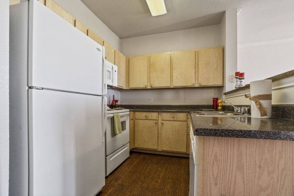 Blue Lake Villas Image 8