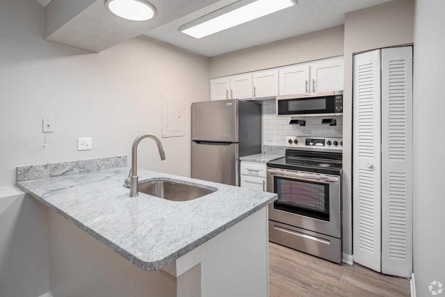 Amalie Apartment Homes Image 9