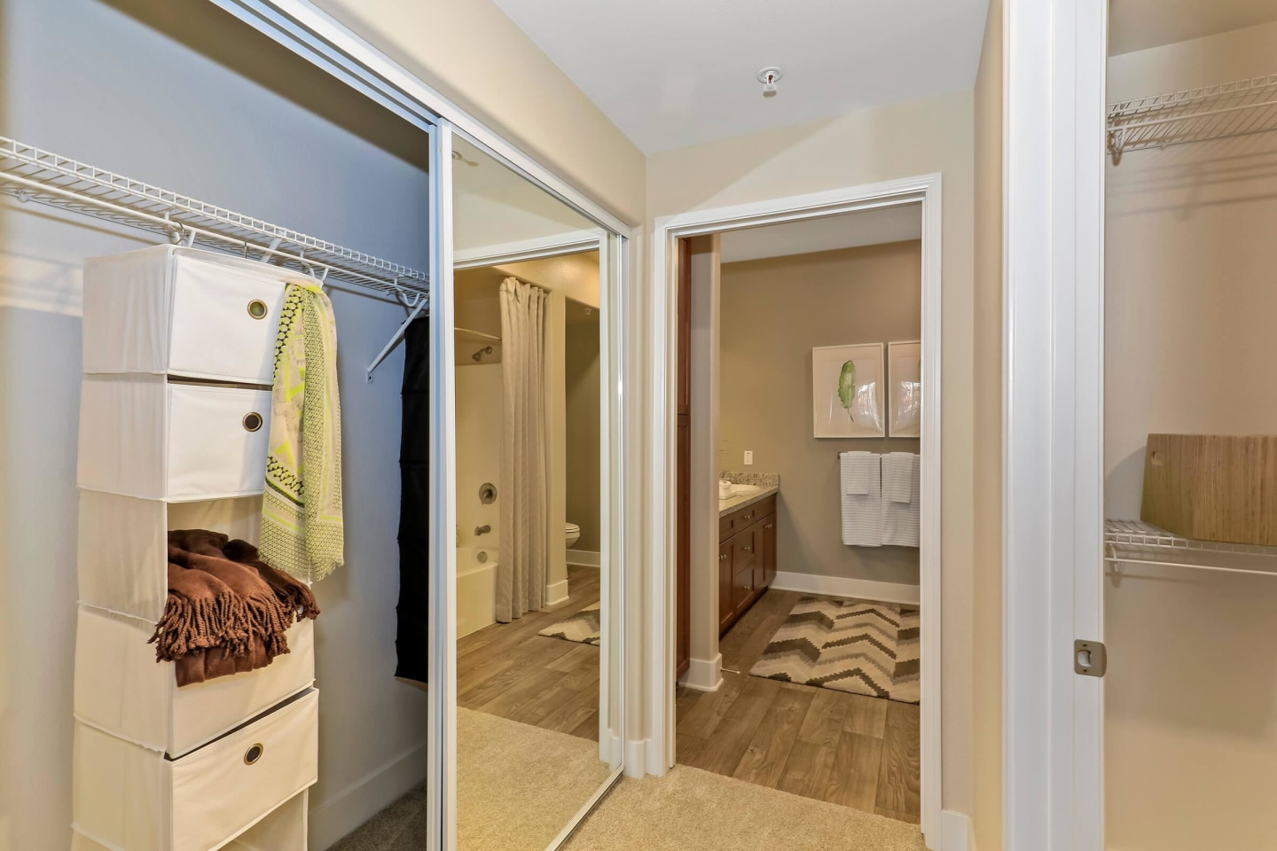 Sendero Gateway Apartment Homes Image 3