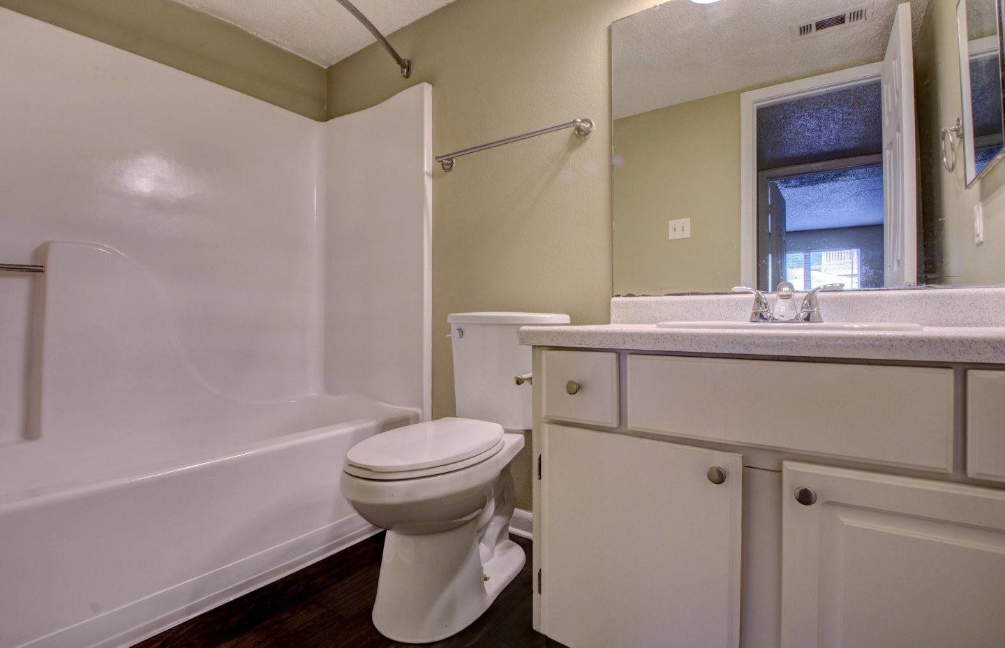 The Lennox Image 32
