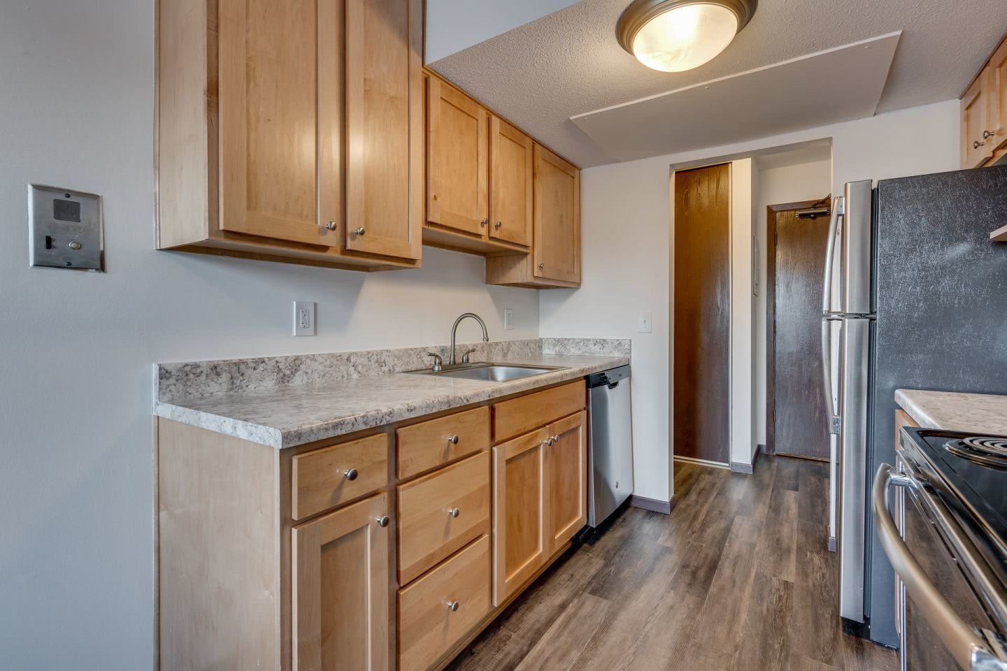 Shelard Village Apartments Image 20