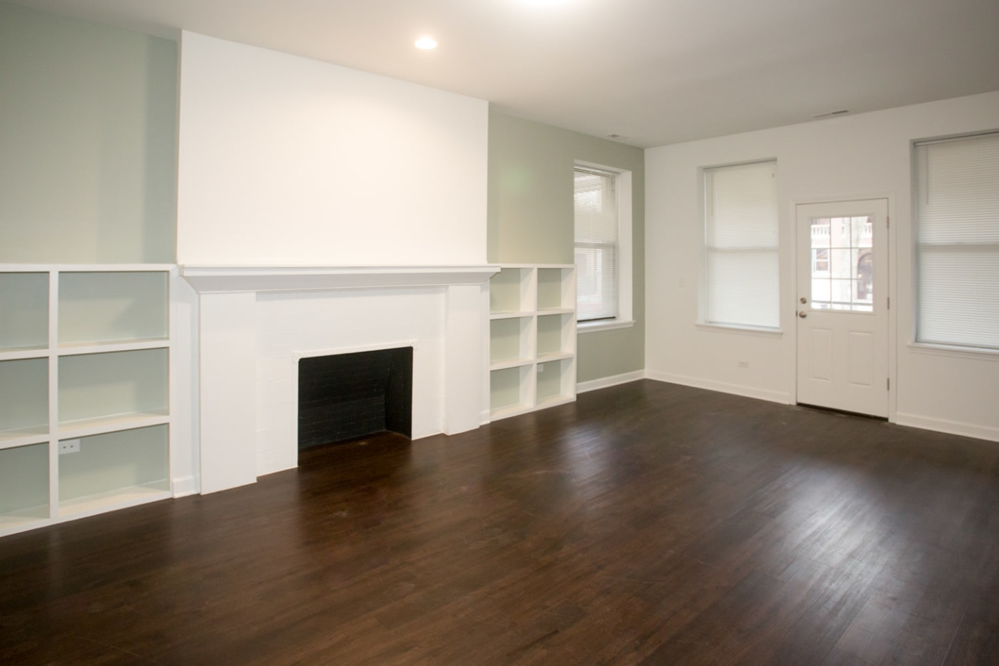 5507-5509 S Hyde Park Boulevard Image 8