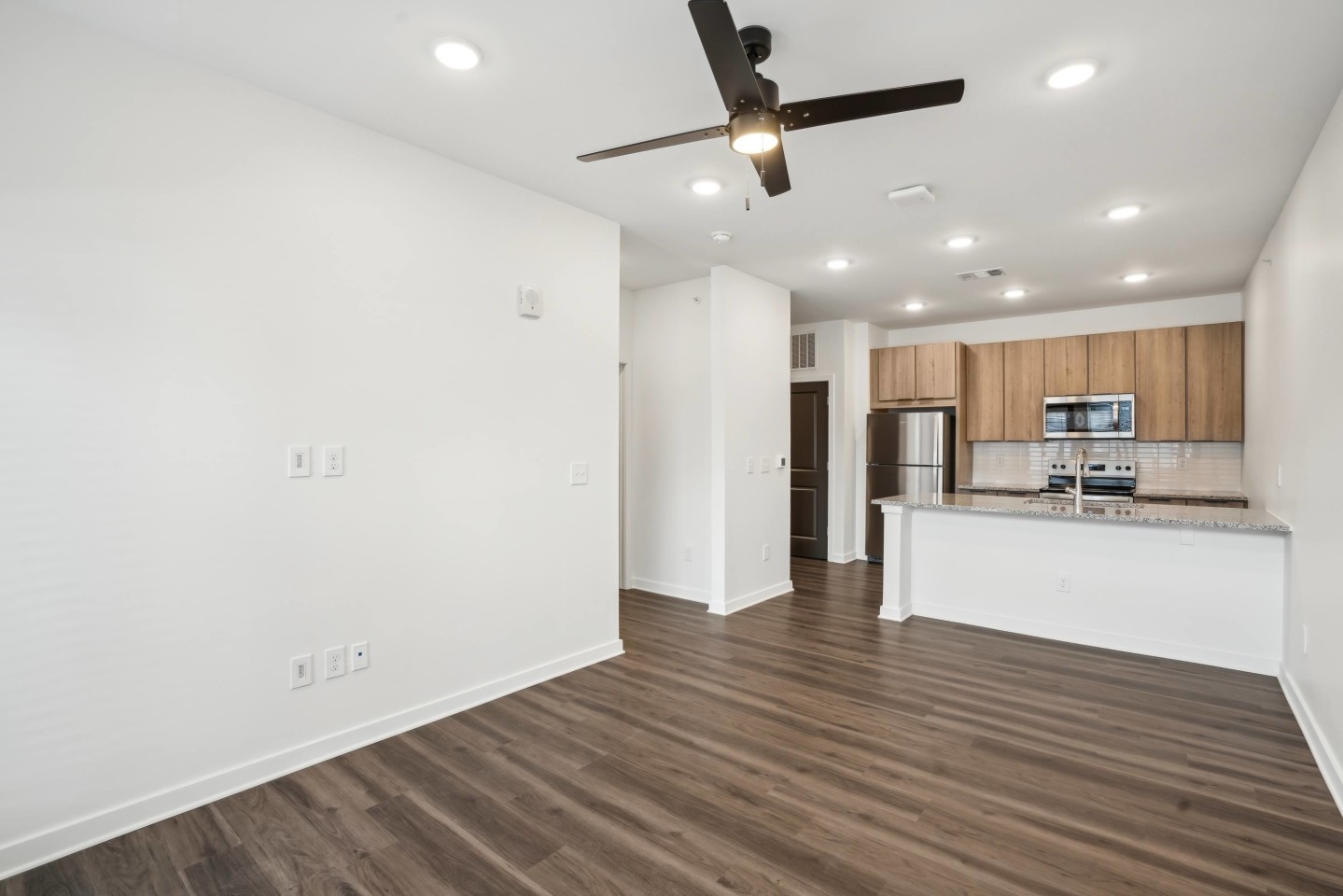 The Pullman Luxury Apartment Homes Image 32