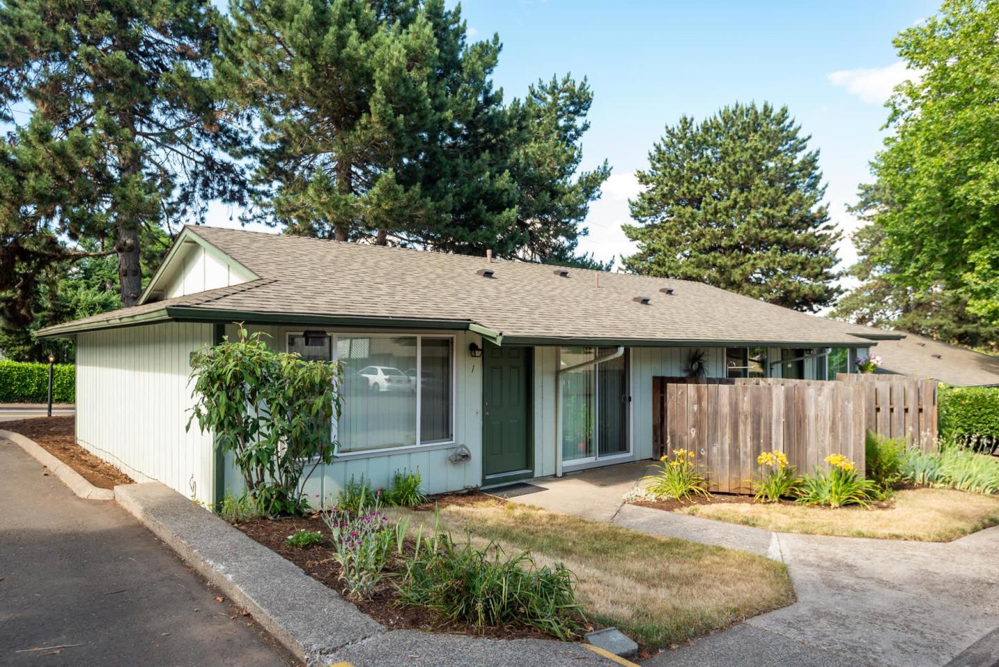 Pinewood Terrace Image 21