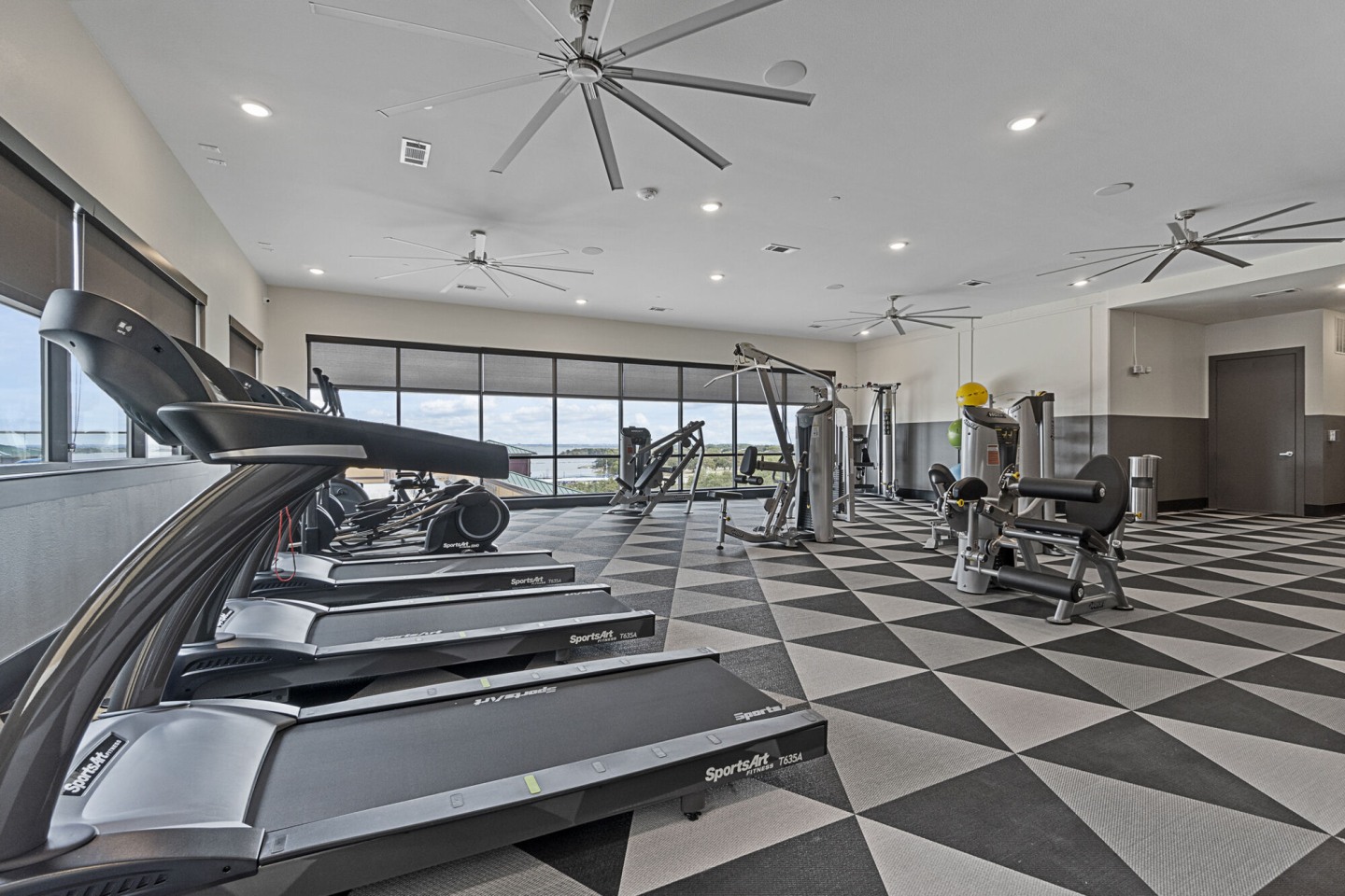 Tower Bay Lofts Image 15