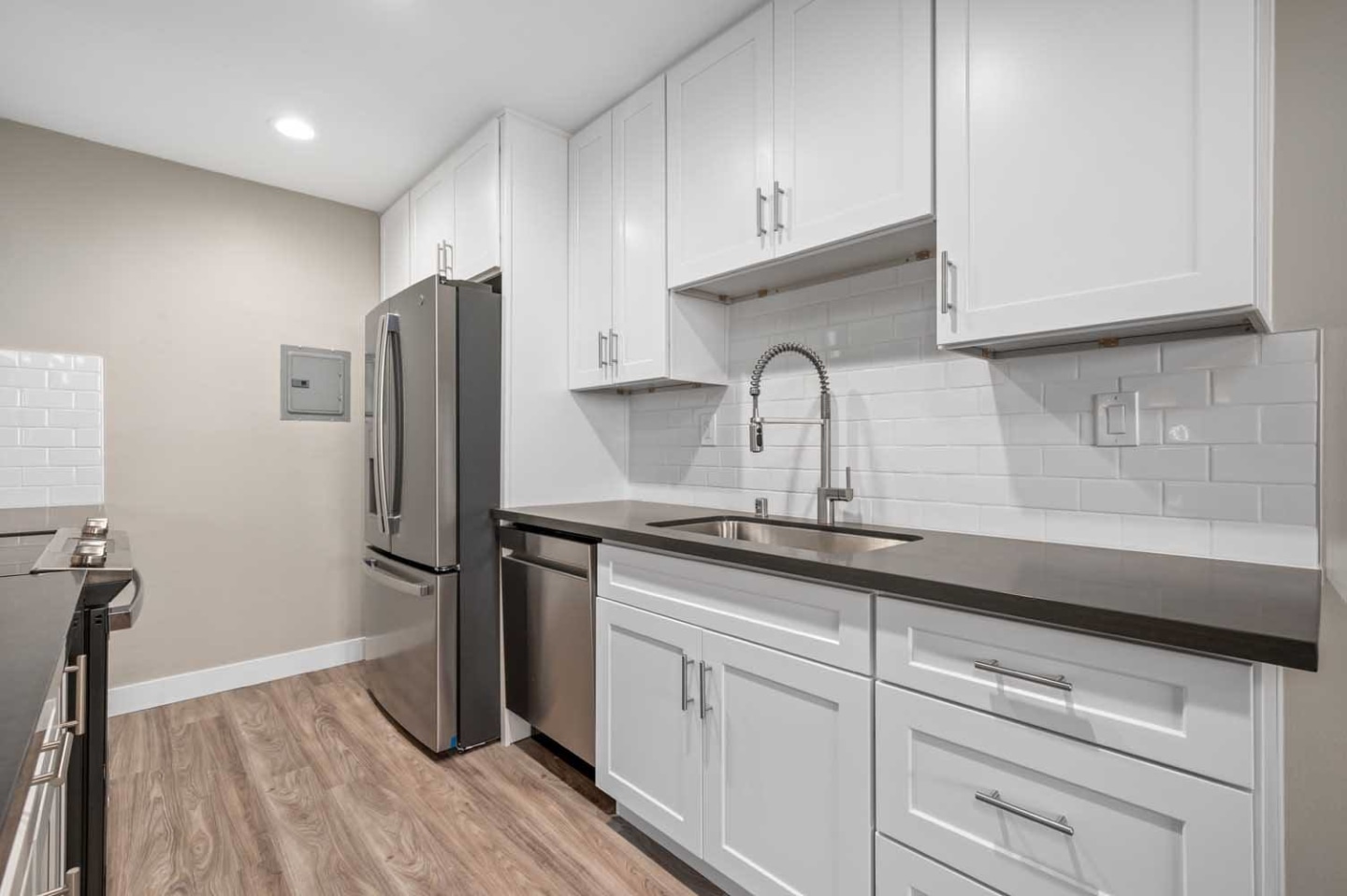 Los Robles Apartments Image 22