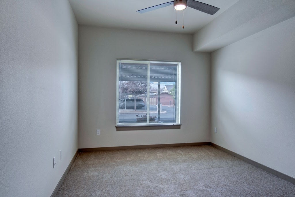 Bellevue Crossing Image 30