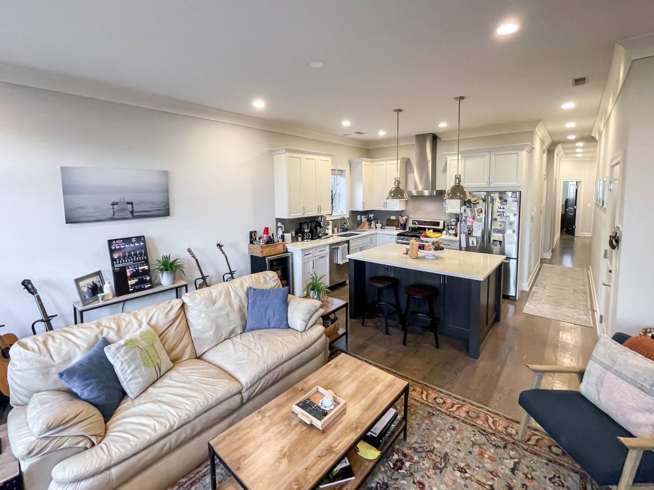 1241 West Oakdale Apt. Image 3