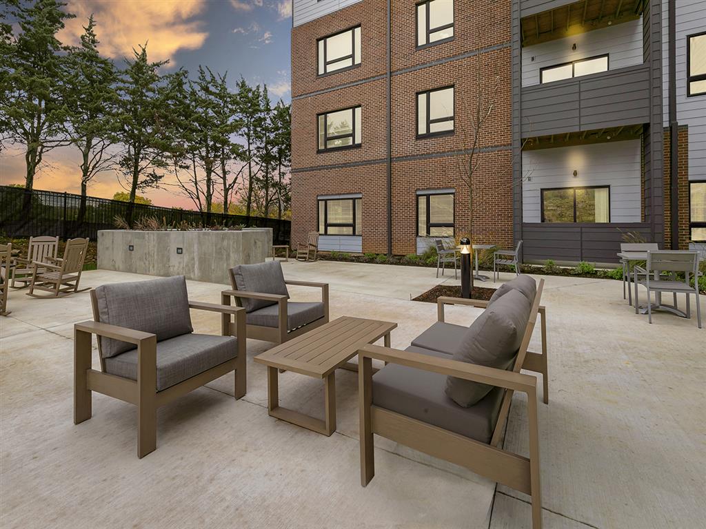 Blvd 64 Apartments Image 36
